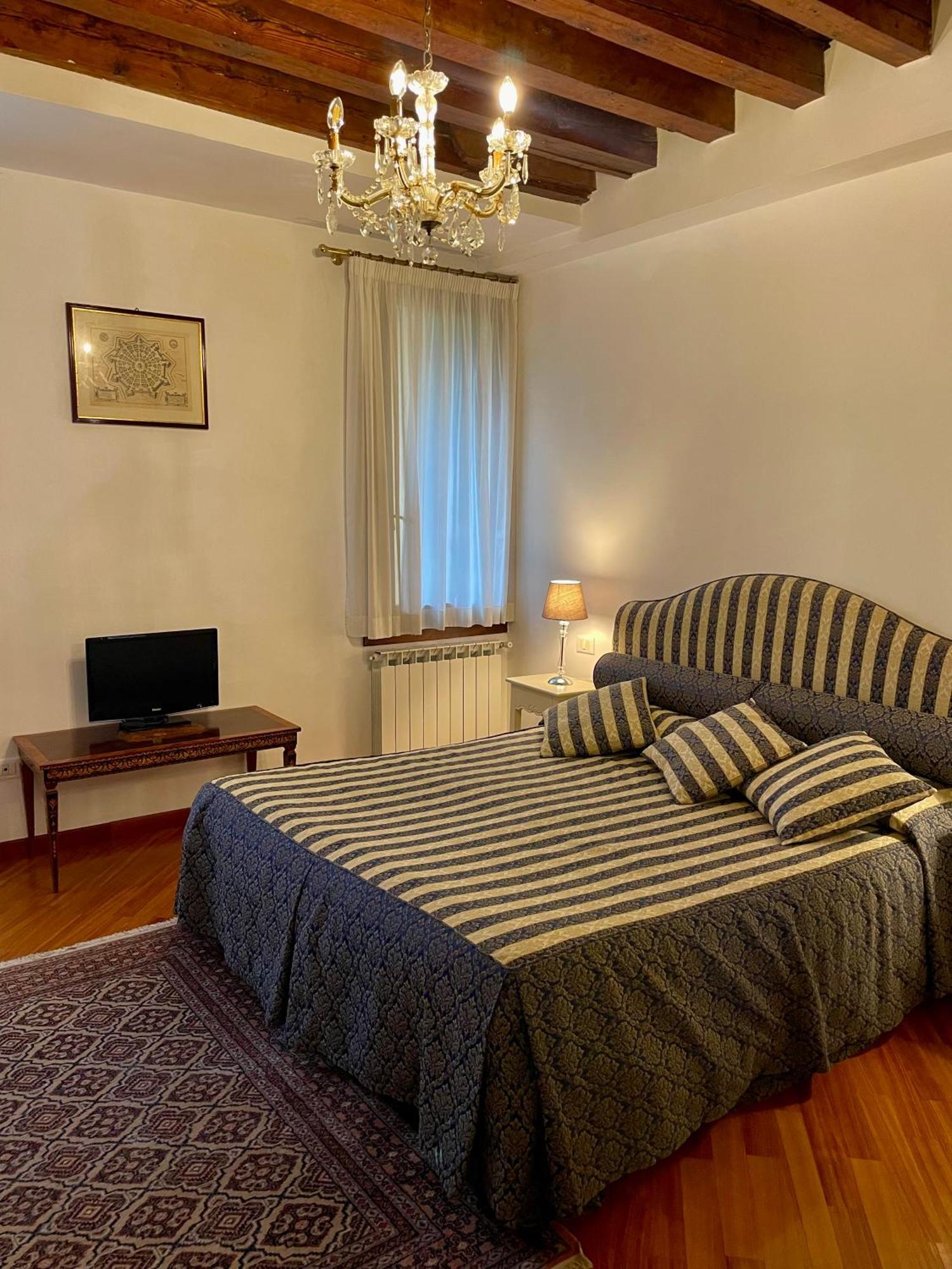 Furlani Apartment 4 Venesia Bagian luar foto